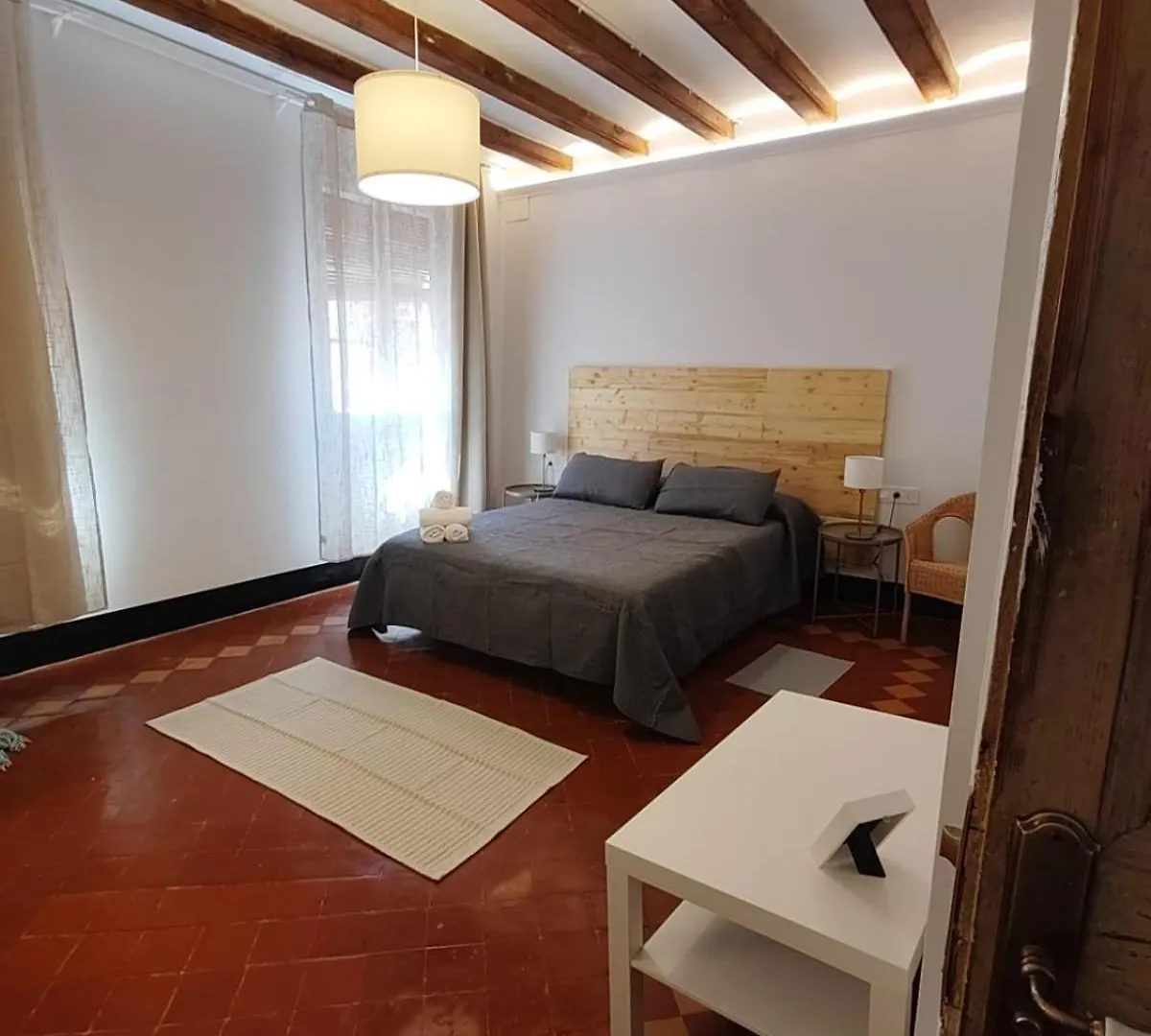 Konukevi Hostal Dragonflybcn Barselona İspanya