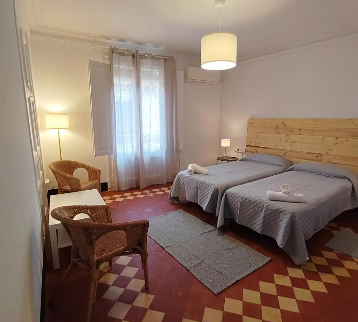 Hostal Dragonflybcn Barselona