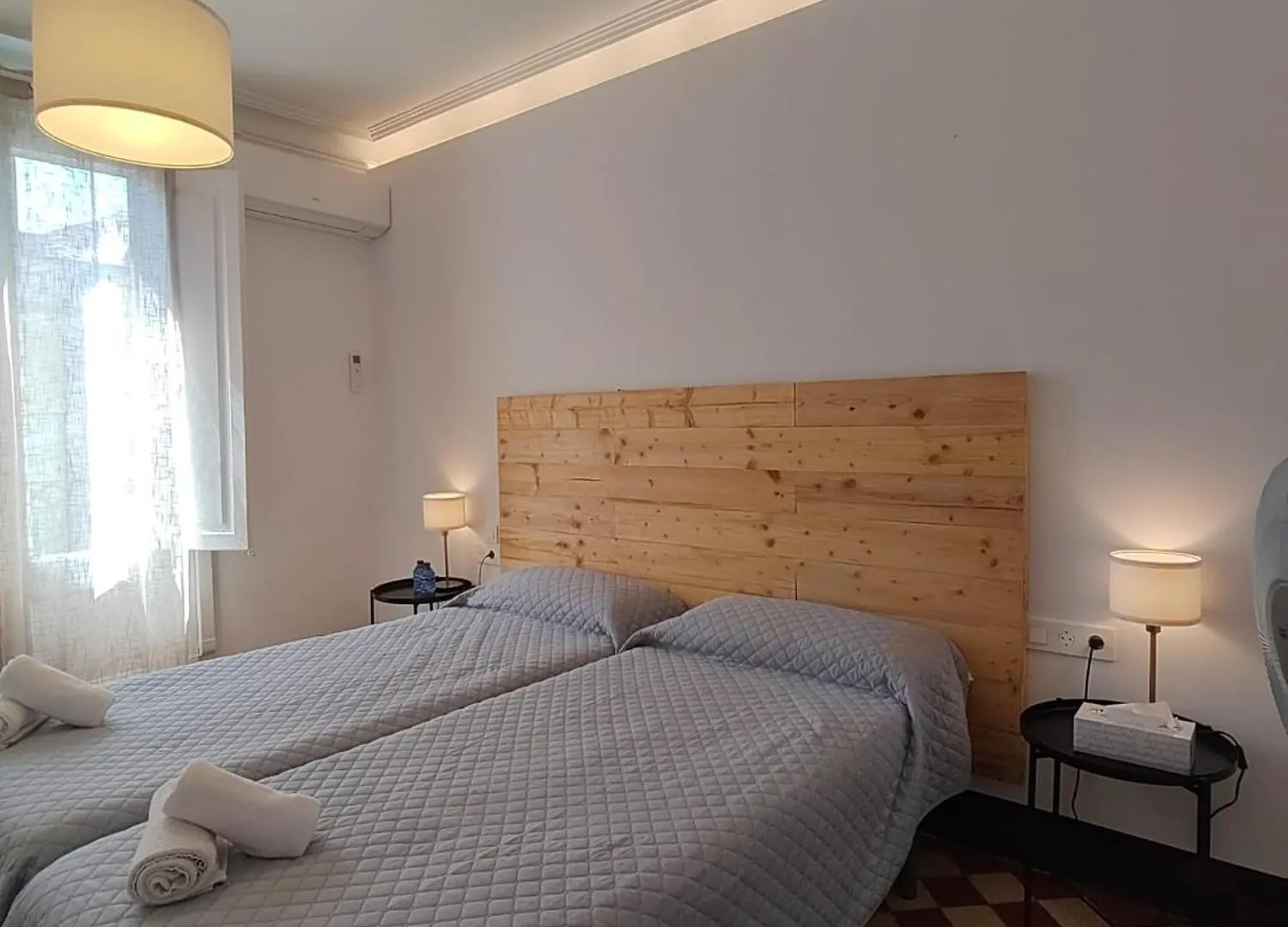 Hostal Dragonflybcn Barselona İspanya