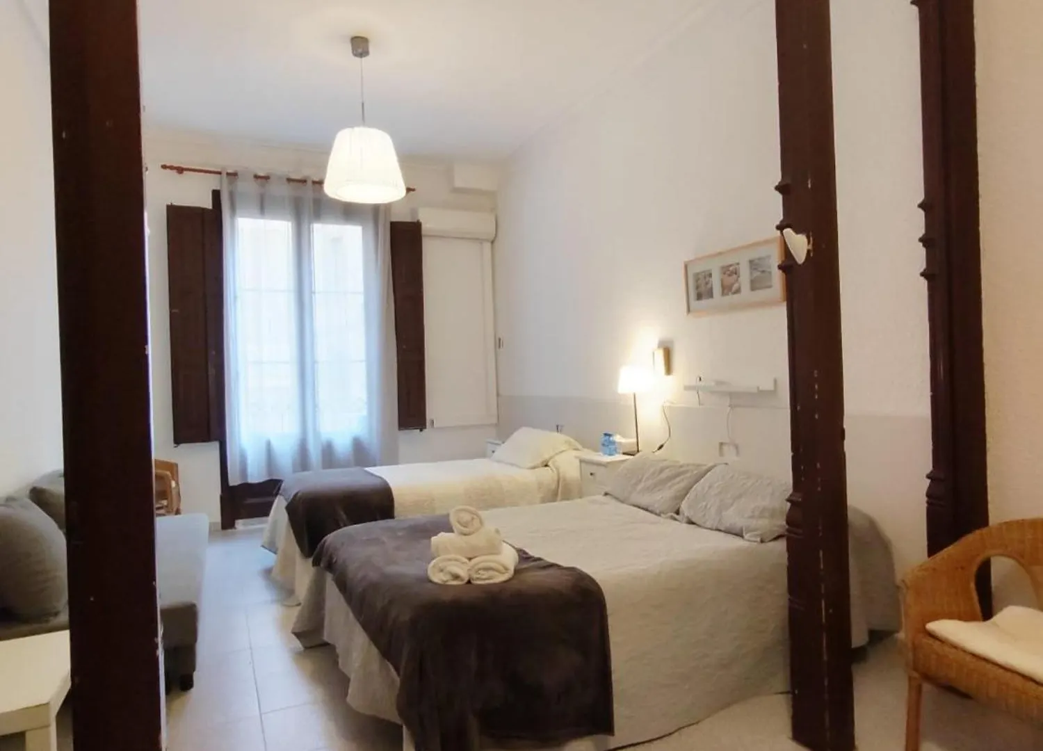 Konukevi Hostal Dragonflybcn Barselona
