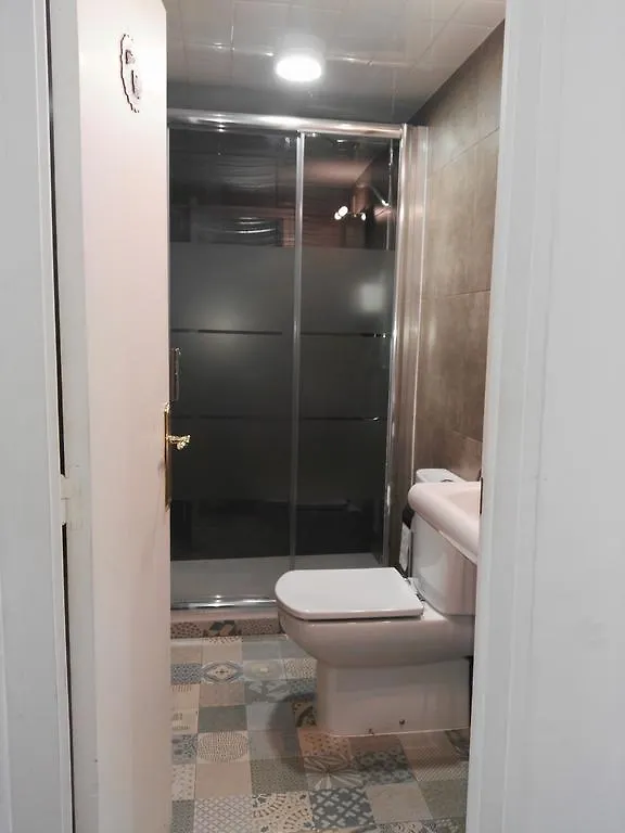 Konukevi Hostal Dragonflybcn Barselona