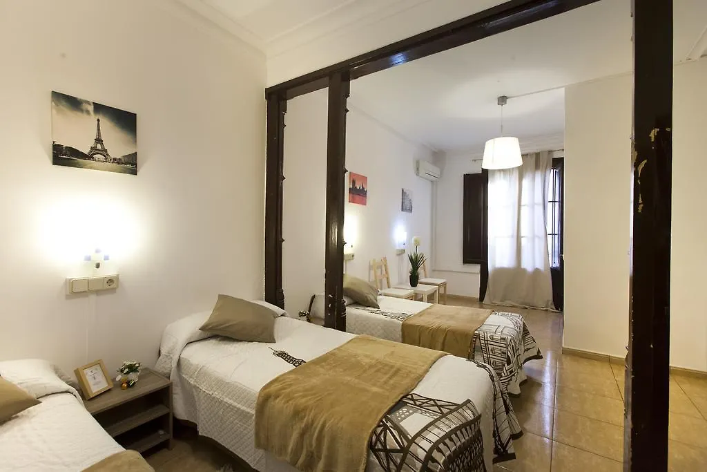 Konukevi Hostal Dragonflybcn Barselona