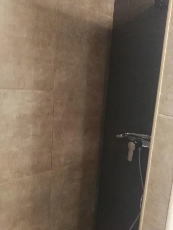 Hostal Dragonflybcn Barselona Konukevi