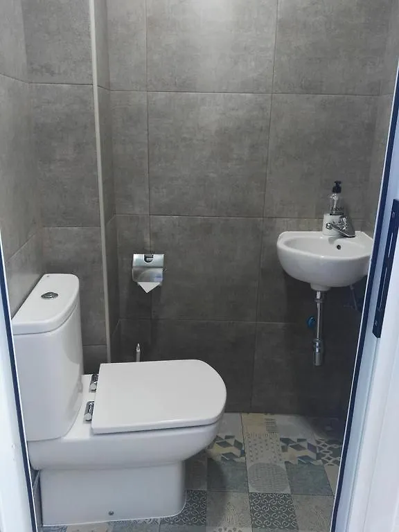 Konukevi Hostal Dragonflybcn Barselona İspanya