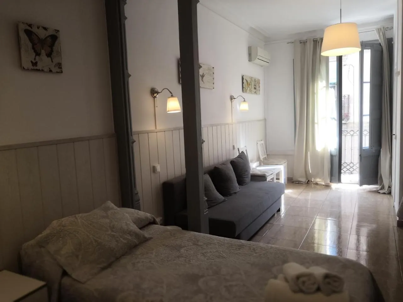 Hostal Dragonflybcn Barselona 0*,  İspanya