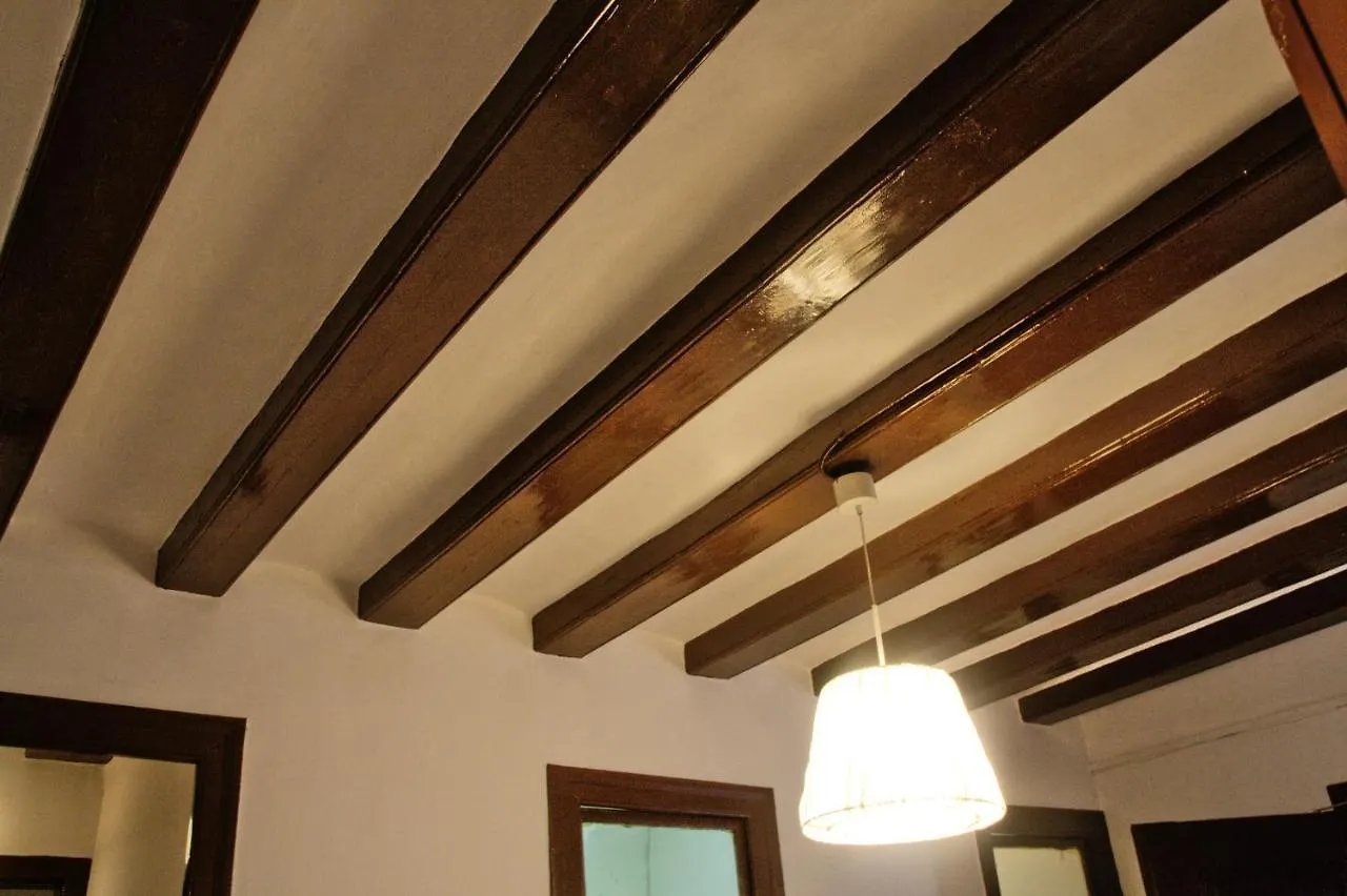 Hostal Dragonflybcn Barselona Konukevi