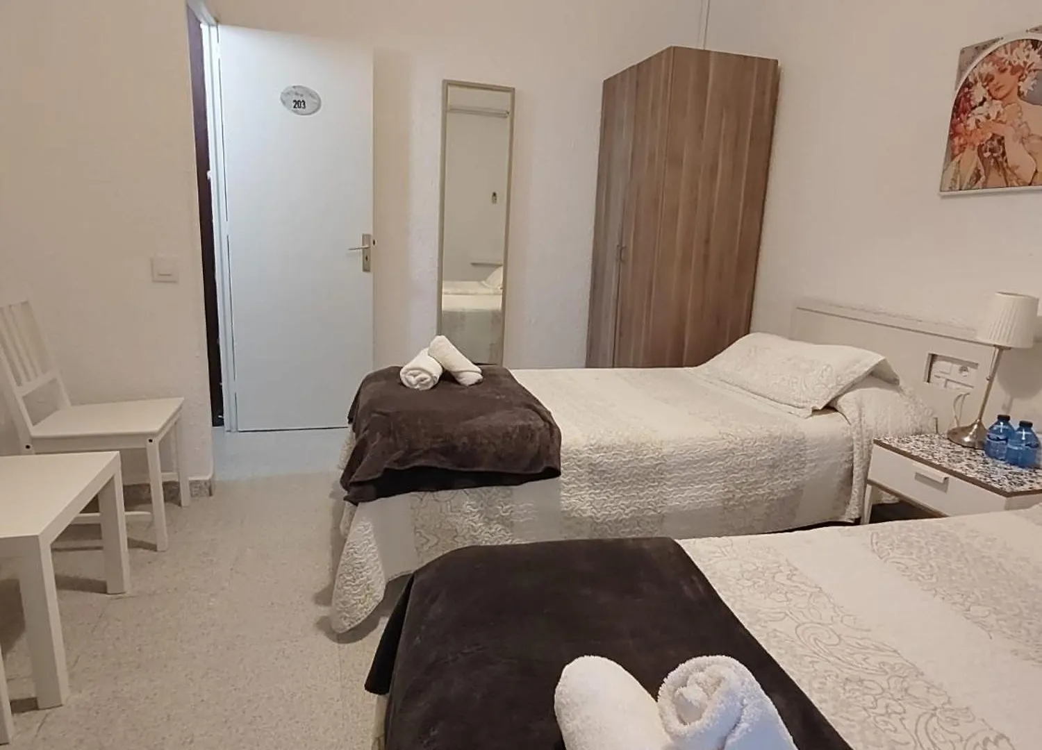 Hostal Dragonflybcn Barcelona España